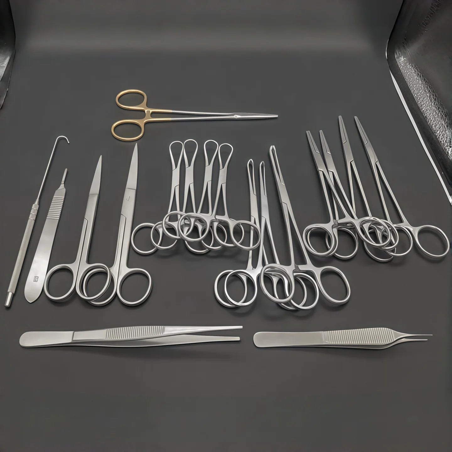 Set of surgical instruments, pet surgical instruments Sterilization instruments for cats and dogs, sterilization instruments