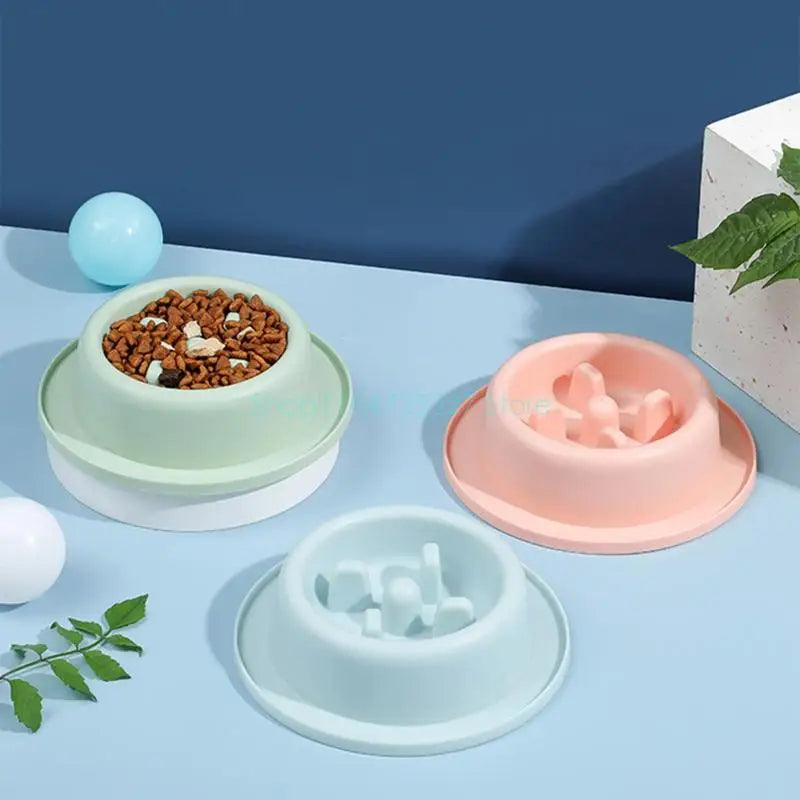 Dog Slow Feeder Bowl Non Slip Fun Plastic Round Dish Bloat Stop Pet Bowls，Slow Eating Pet Round Bowl Easy to Clean